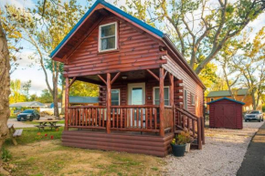 Charming Lakeview Cabin Near Geneva-On-The-Lake!